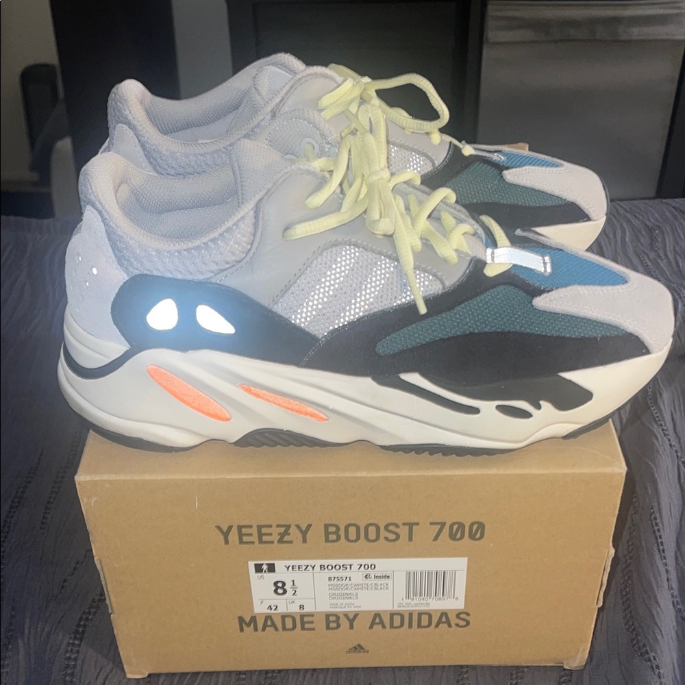 Adidas Yeezy Boost 700  Wave Runner size 8.5